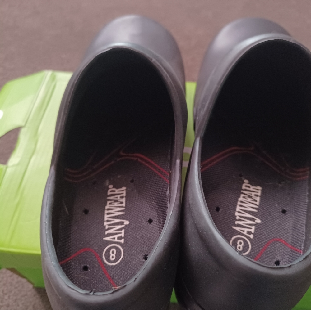 Nursing shoes - Picture 2 of 3